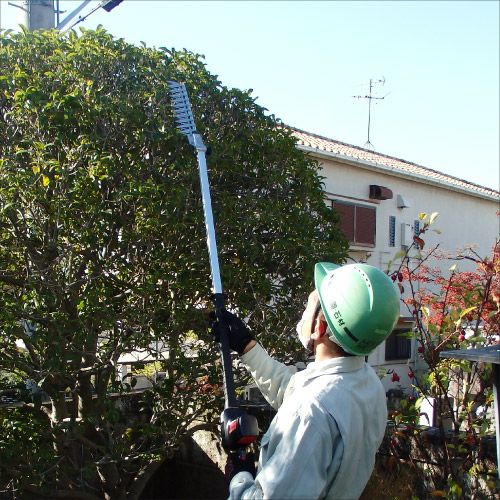 電動工具マキタMakita電気カンナ高枝電動バリカンDKR-1030T-BK延長コード（約10m）付♪DIY用品大工道具色々☆お値下げ可‼️ 電動工具マキタMakita電気カンナ高枝電動バリカンDKR-1030T-BK延長